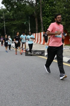 Runner Photo 4306358