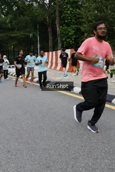 Runner Photo 4306363