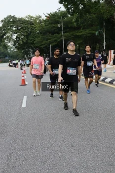 Runner Photo 4306365