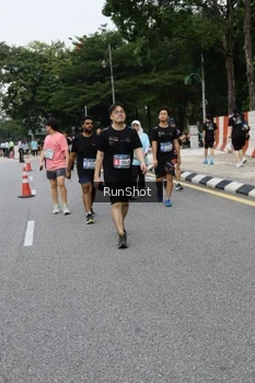 Runner Photo 4306368