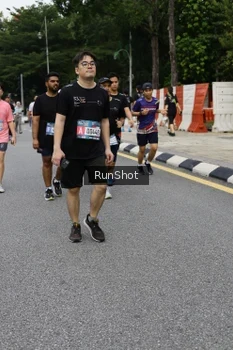 Runner Photo 4306371