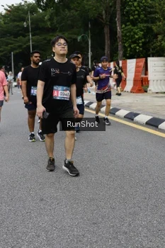 Runner Photo 4306373