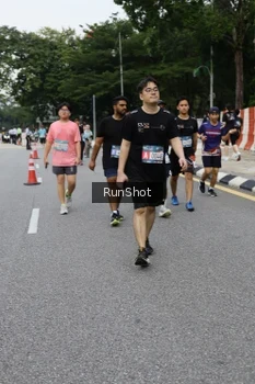 Runner Photo 4306375