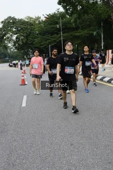 Runner Photo 4306377
