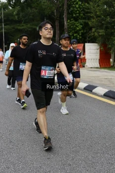 Runner Photo 4306380