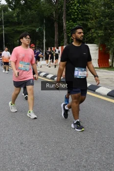 Runner Photo 4306386