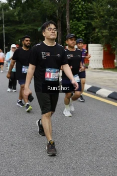 Runner Photo 4306389