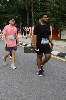 Runner Photo 4306390