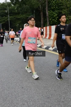 Runner Photo 4306391