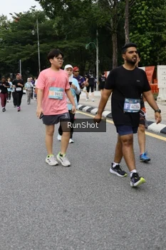 Runner Photo 4306392