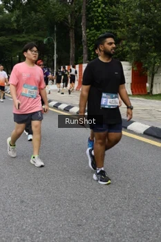 Runner Photo 4306394