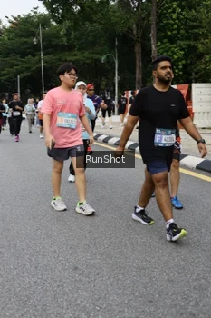 Runner Photo 4306396