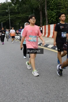 Runner Photo 4306398