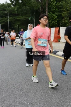 Runner Photo 4306400