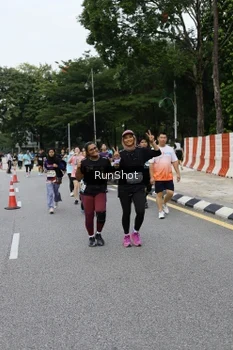 Runner Photo 4306415