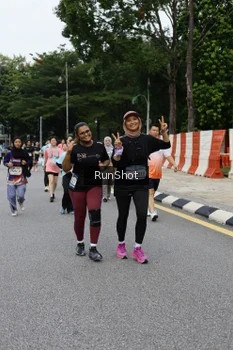 Runner Photo 4306422