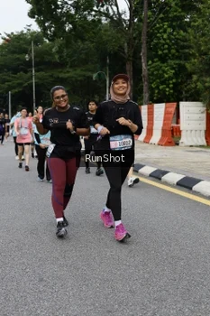 Runner Photo 4306429