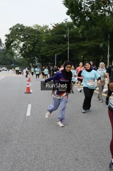 Runner Photo 4306433