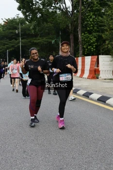 Runner Photo 4306436