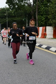Runner Photo 4306441