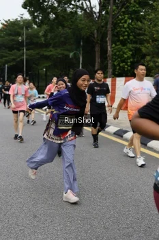 Runner Photo 4306442