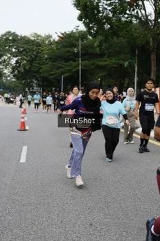 Runner Photo 4306443