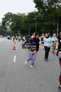 Runner Photo 4306444