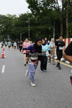 Runner Photo 4306446