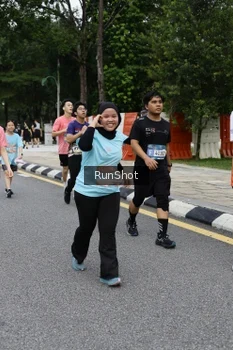 Runner Photo 4306449