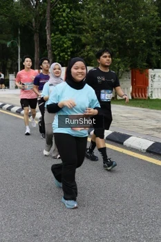 Runner Photo 4306454