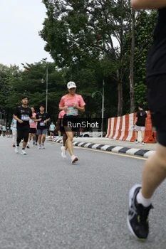 Runner Photo 4306468