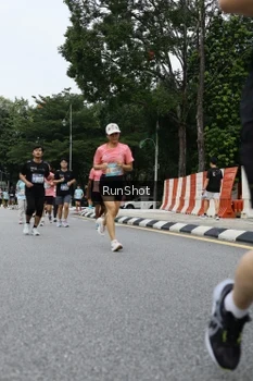 Runner Photo 4306472
