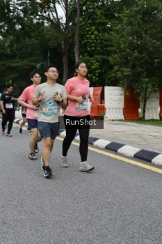 Runner Photo 4306473