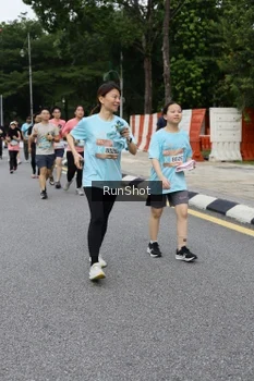 Runner Photo 4306477