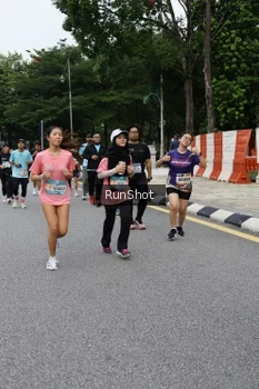 Runner Photo 4306480