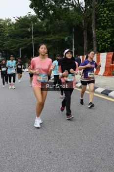 Runner Photo 4306483