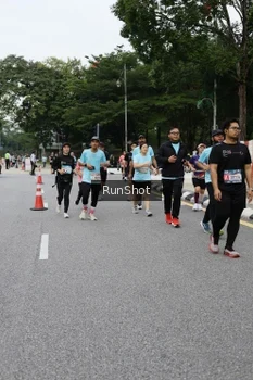 Runner Photo 4306491