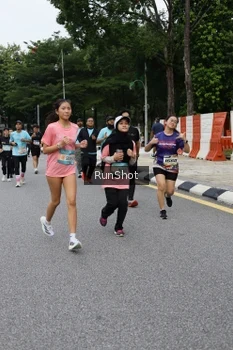 Runner Photo 4306492