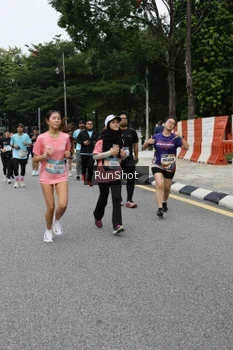 Runner Photo 4306495