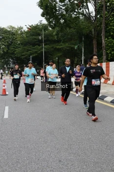 Runner Photo 4306500