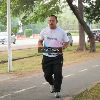 Runner Photo 4312111