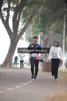 Runner Photo 4313073