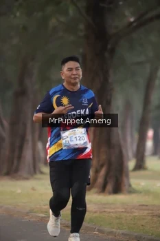 Runner Photo 4313192