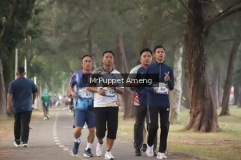 Runner Photo 4313301