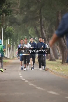 Runner Photo 4313303