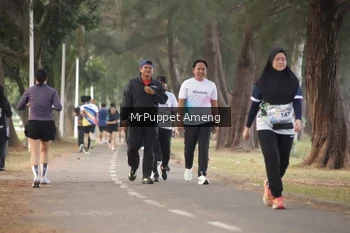 Runner Photo 4313433