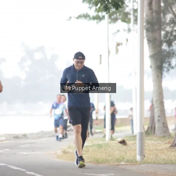 Runner Photo 4313515