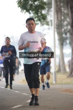 Runner Photo 4313532