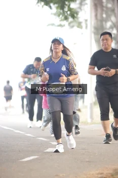 Runner Photo 4313544