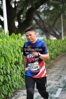 Runner Photo 4313873